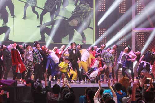 任昌丁攜手全球網友同步熱舞